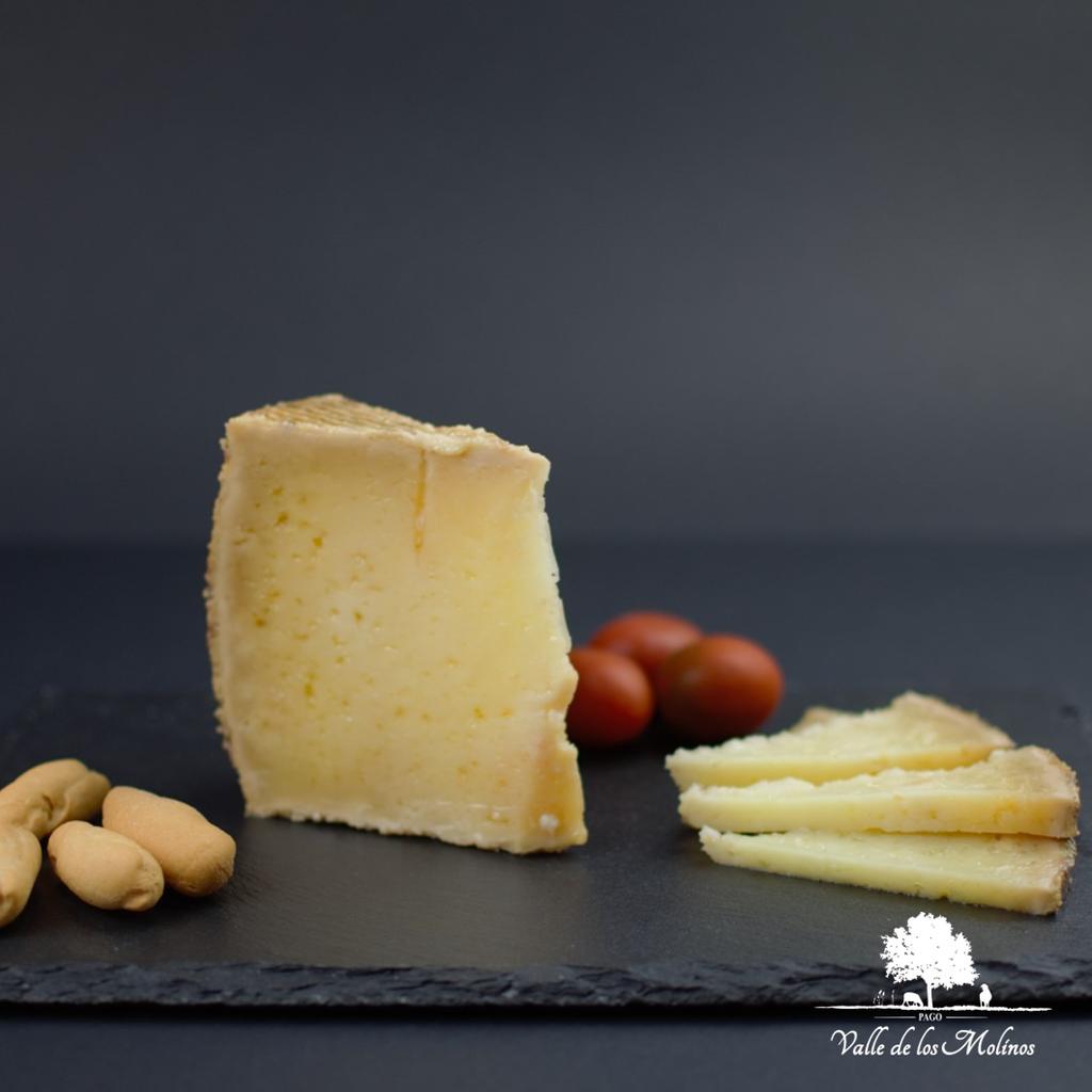 QUESO CURADO EN ACEITE AÑEJADO PAGO VALLE DE LOS MOLINOS