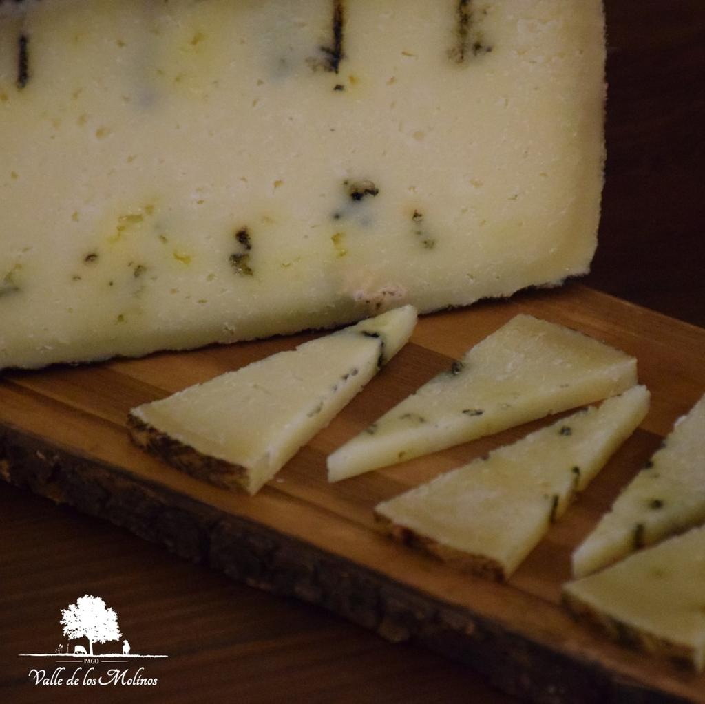 QUESO AHUMADO EN CENIZA PAGO VALLE DE LOS MOLINOS