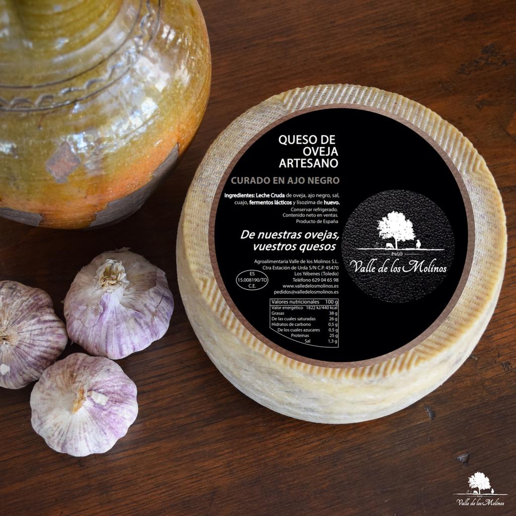 QUESO CURADO CON AJO NEGRO PAGO VALLE DE LOS MOLINOS